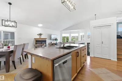Interior photo 3 of 2309 3 AV