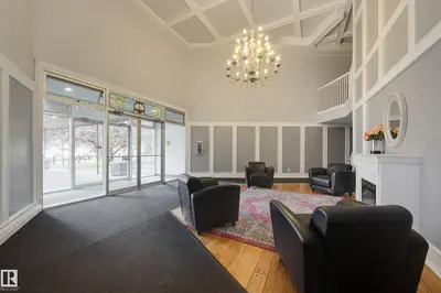 Interior photo 1 of #213 5125 RIVERBEND RD NW