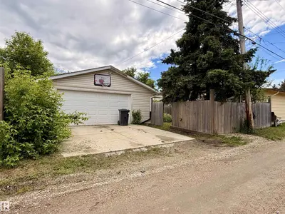 Interior photo 3 of 4708 47 ST