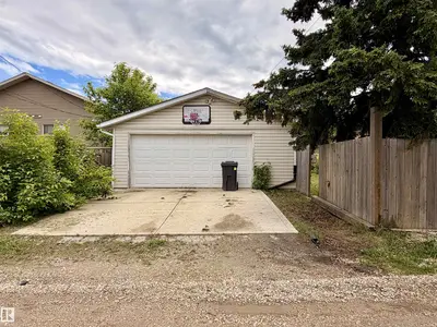Interior photo 2 of 4708 47 ST