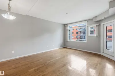 Interior photo 2 of 