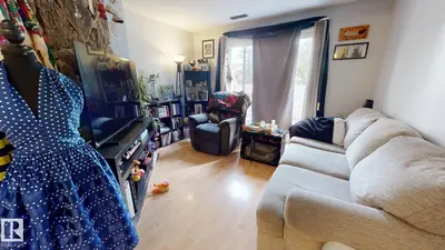 Interior photo 2 of 185 LANCASTER TC NW
