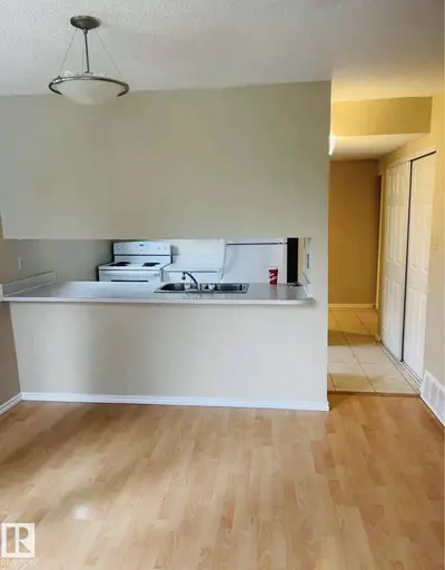 Interior photo 1 of 185 LANCASTER TC NW