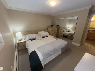 Interior photo 2 of 