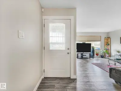 Photo 1 of 13807 92 ST NW