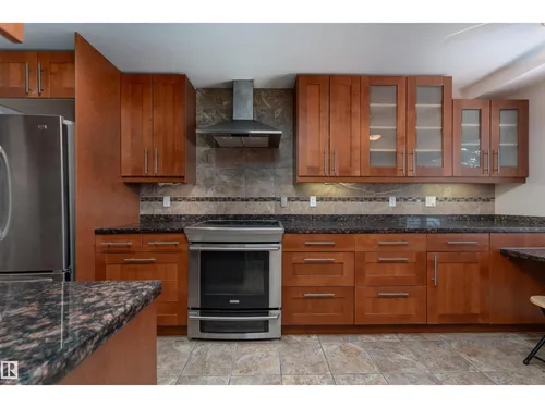 5359 HILL VIEW CR NW, Edmonton - $250,000