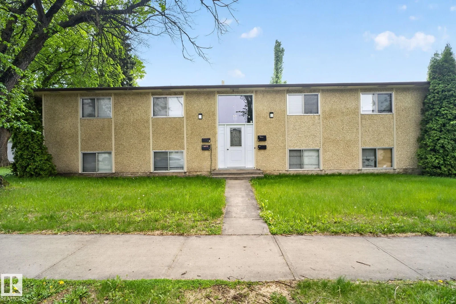 6203 122 AV NW, Edmonton - 8 bedroom Quadruplex for sale