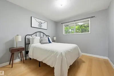 Interior photo 3 of 10712 52 AV NW