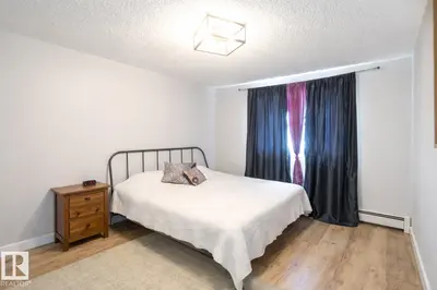 Interior photo 4 of 17447 98A AV NW