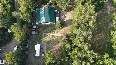 Interior photo 3 of 527 12002 TWP RD605