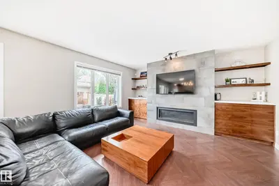 Interior photo 3 of 907 115 ST NW