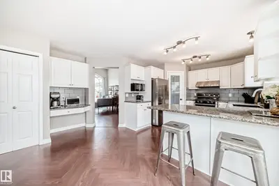 Interior photo 2 of 907 115 ST NW