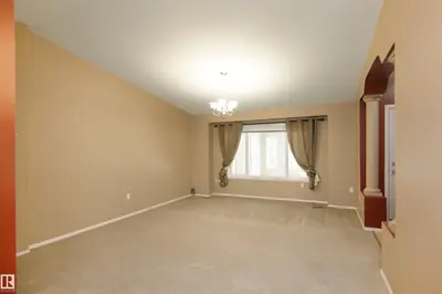 Interior photo 4 of 