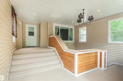 Interior photo 1 of 