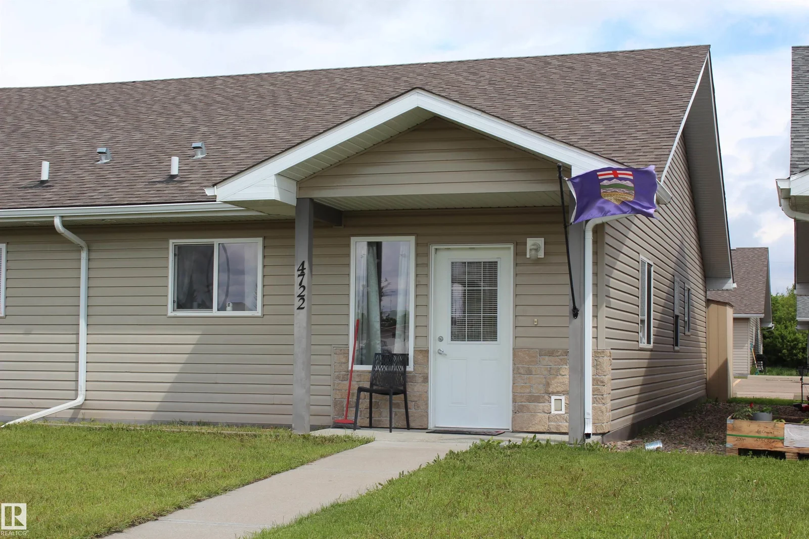 4722 60 AV, Vegreville - 3 bedroom Duplex for sale