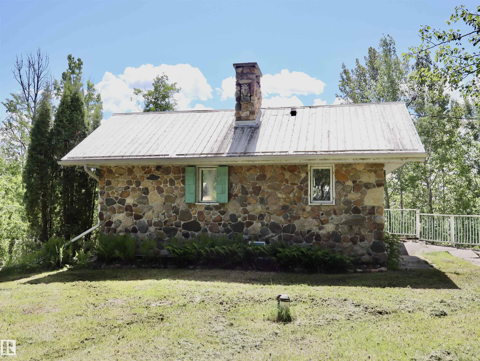 56431 RR 25, Rural Lac Ste. Anne County - 1 bedroom Cottage for sale