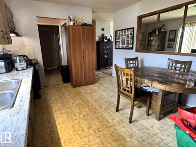 Interior photo 4 of 5419 49 ST