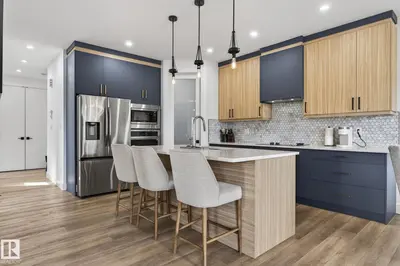 Interior photo 2 of 34 KIWYCK LI