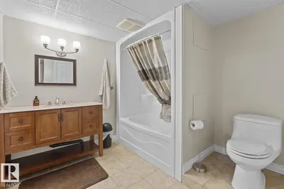 Interior photo 3 of 4 42310 Township Road 632