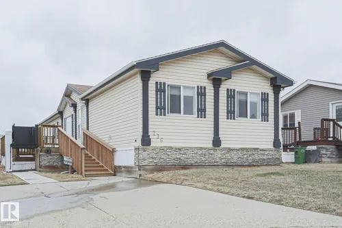 236 Oakwood DR NW, Edmonton - $152,900