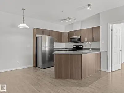 Interior photo 2 of #126 263 MACEWAN RD SW