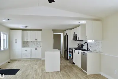 Interior photo 1 of 735 Parkland Brook