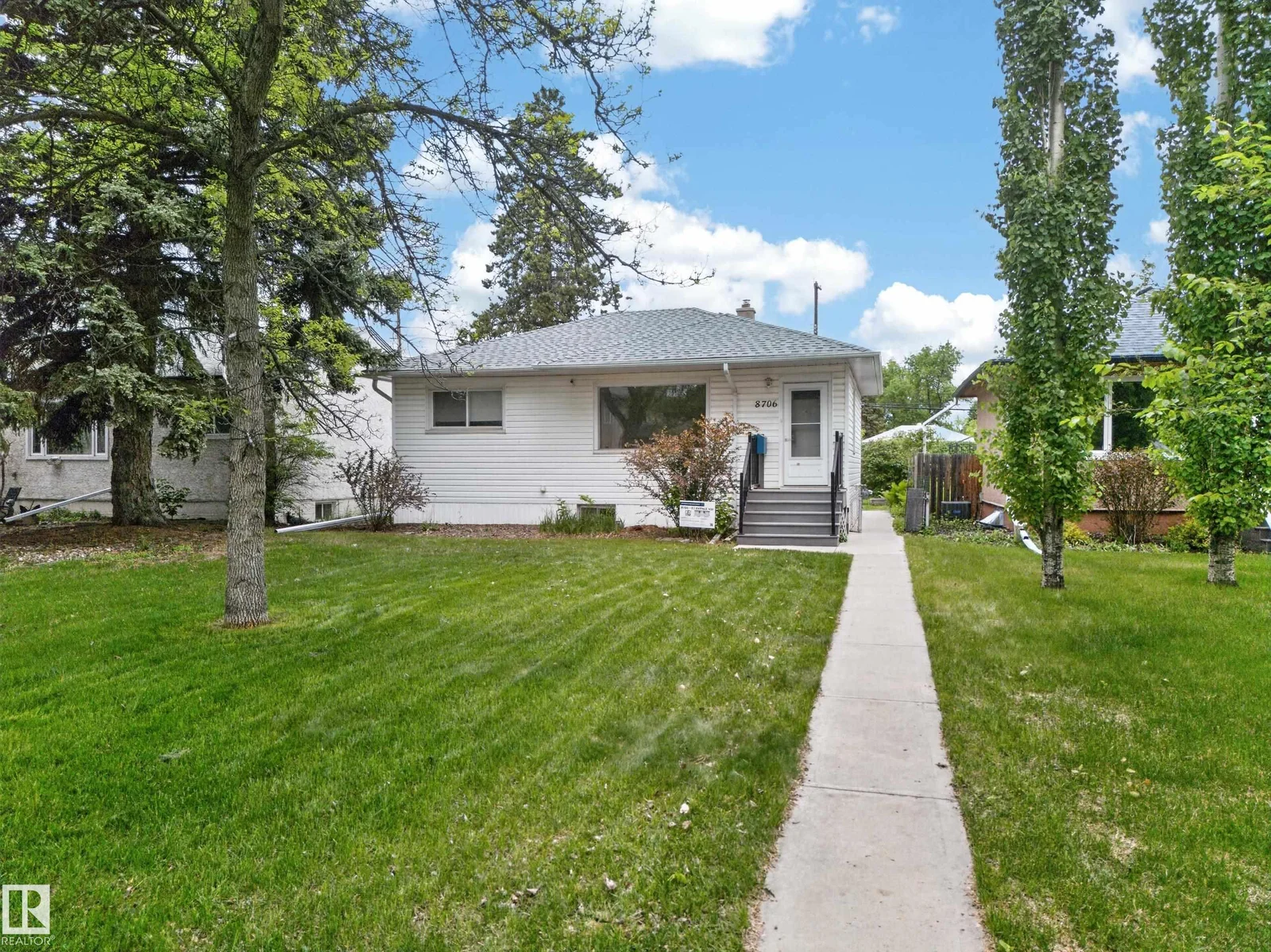 8706 83 AV NW, Edmonton - 2 bedroom Detached Single Family for sale