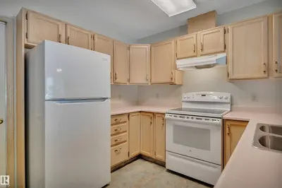 Interior photo 2 of #42 2 GEORGIAN WY