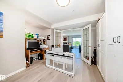Interior photo 2 of #324 200 BETHEL DR