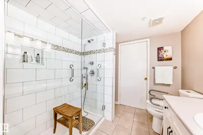 Interior photo 4 of #324 200 BETHEL DR