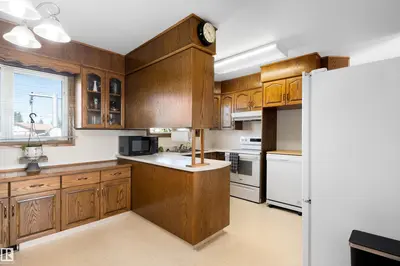 Interior photo 3 of 13712 87 ST NW