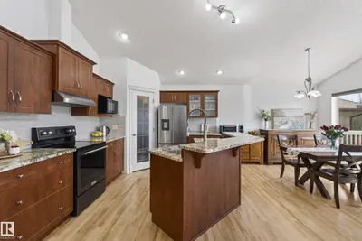 Interior photo 3 of 10807 6 AV SW