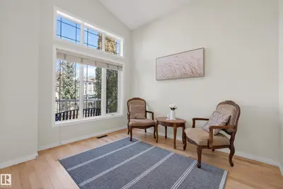 Interior photo 2 of 10807 6 AV SW