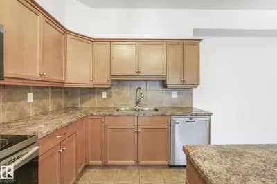 Interior photo 3 of #232 1406 HODGSON WY NW