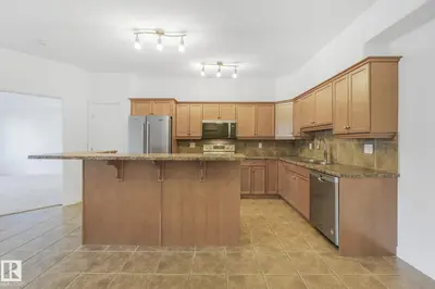 Interior photo 4 of #232 1406 HODGSON WY NW