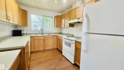 Interior photo 4 of 3609 43 AV NW NW