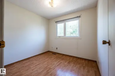 Interior photo 3 of #20 11115 27 AV NW