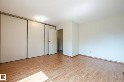 Interior photo 2 of #20 11115 27 AV NW