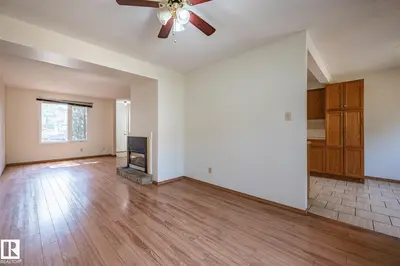 Interior photo 1 of #20 11115 27 AV NW
