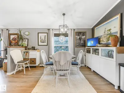Interior photo 4 of 1122 Aspen Dr W