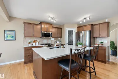 Interior photo 2 of 150 SOUTHFORK DR