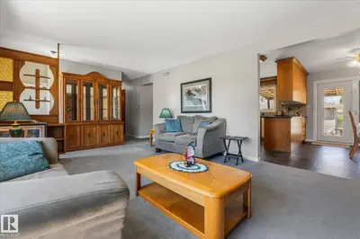 Interior photo 4 of 13 OATWAY DR