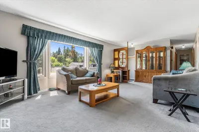 Interior photo 2 of 13 OATWAY DR