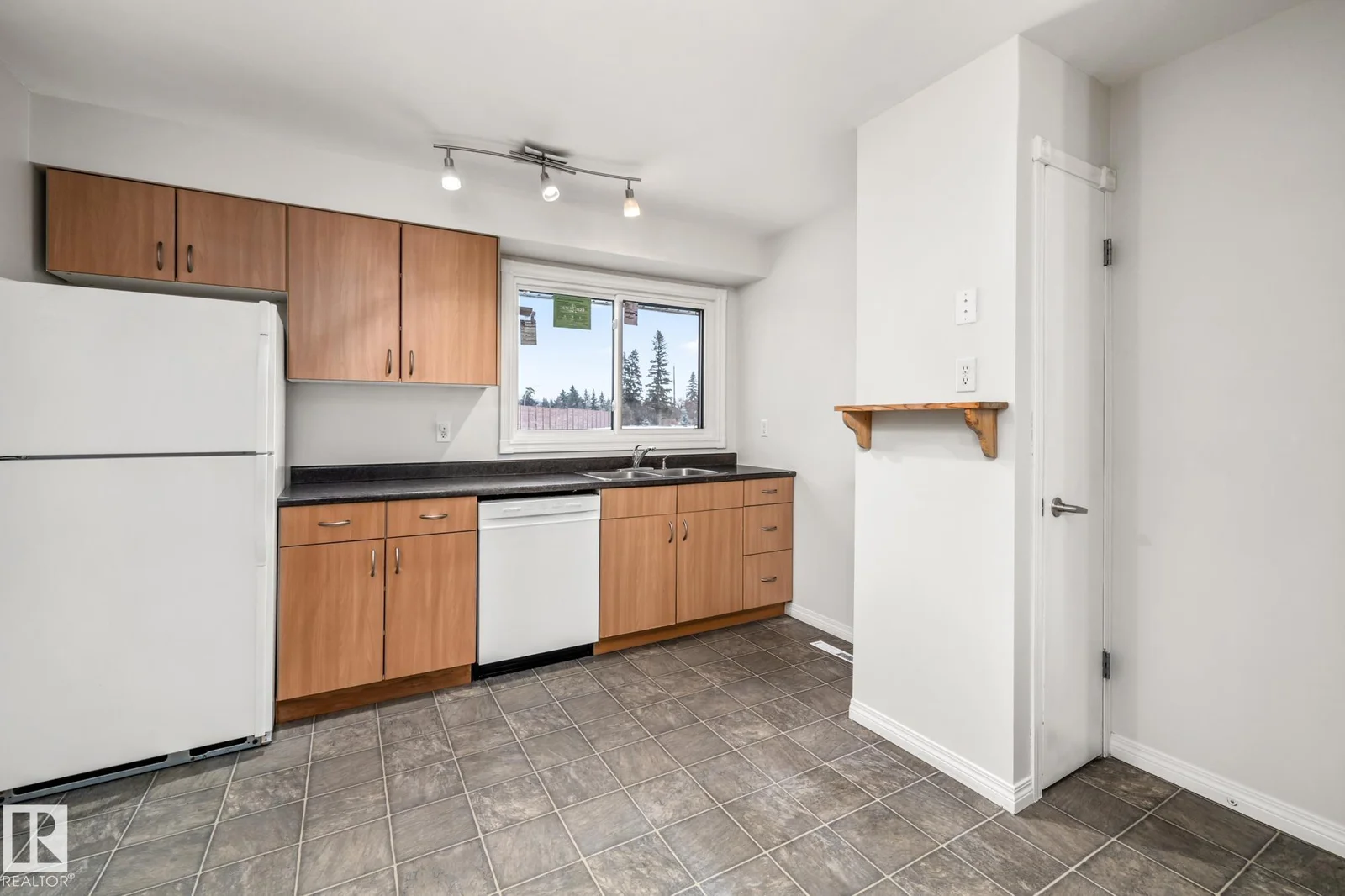 145B ROYAL RD NW, Edmonton - 3 bedroom Townhouse for sale