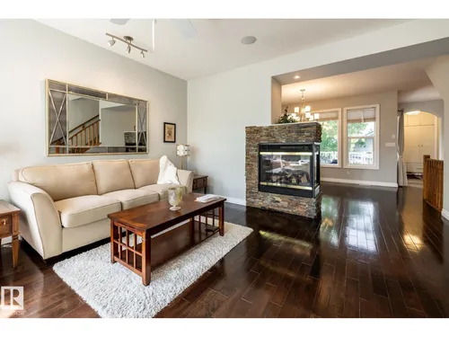 2036 TOWNE CENTRE BV NW, Edmonton - $579,800
