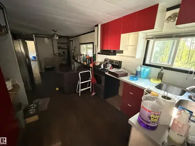 Interior photo 1 of 5320 51 ST