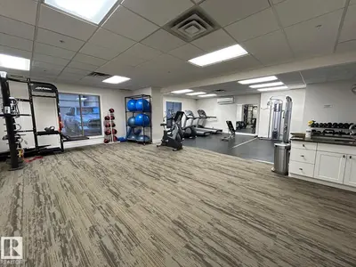 Interior photo 4 of 