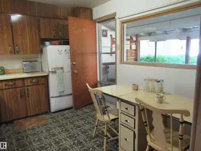 Interior photo 3 of 64 Sundance BE