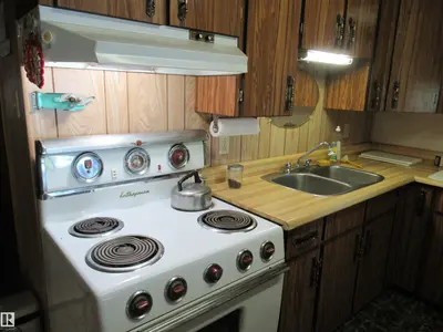 Interior photo 4 of 64 Sundance BE