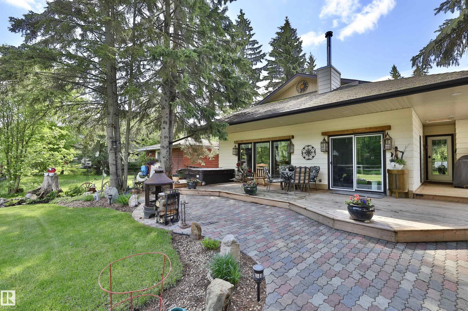 4652 50 AV, Rural Wetaskiwin County - 4 bedroom Detached Single Family for sale